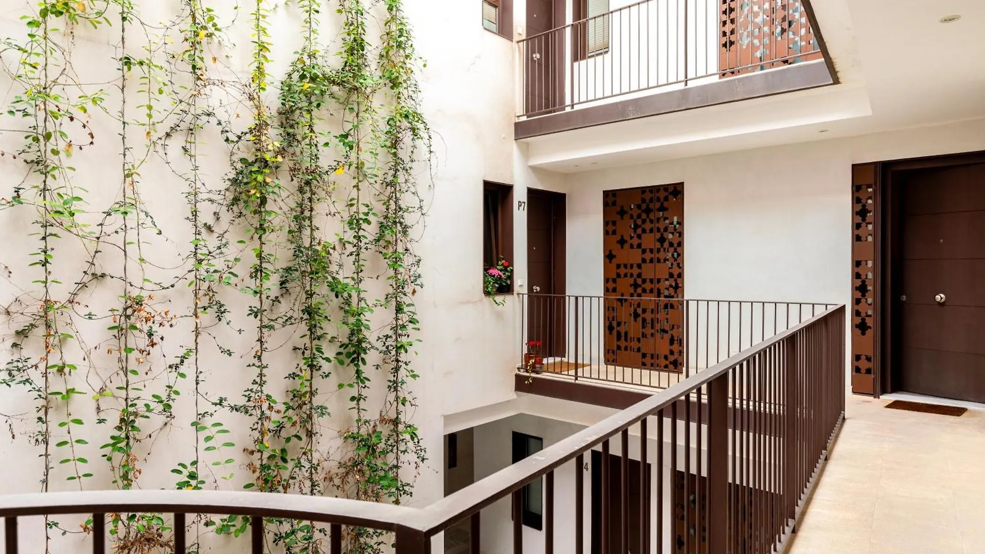 Estudio En Pleno Centro De Sevilla By Msholidays Seville